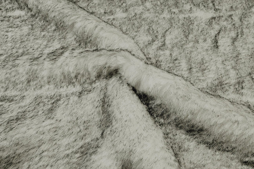 Rainbow Fabrics F1: Fine Black Hair On Off White Faux Fur