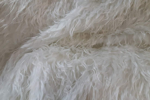 Rainbow Fabrics F1: White Doggy Faux Fur