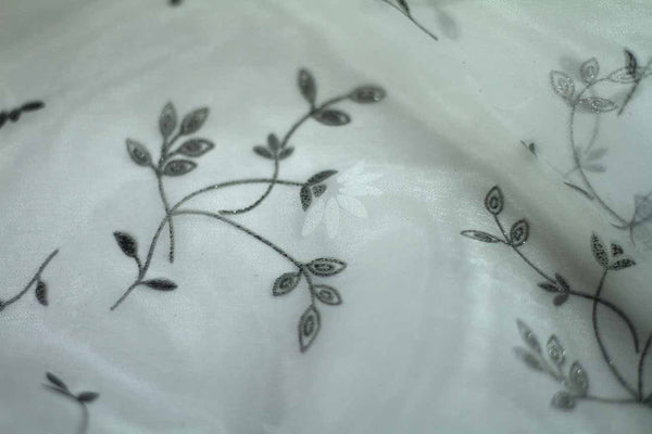 Rainbow Fabrics EO: Moira’s Flowers Organza White Fabric