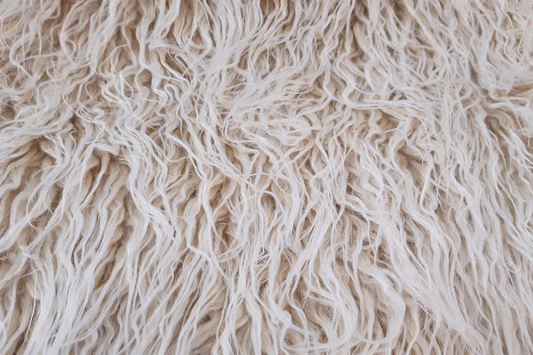 Rainbow Fabrics F1: Doggy Hair - Dark Cream Faux Fur