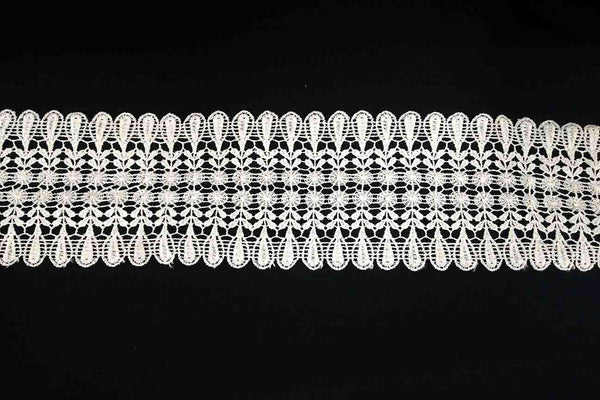 Rainbow Fabrics LT: Flower Drop Lace Trim