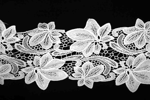 Rainbow Fabrics LT: Maple Lace Trim